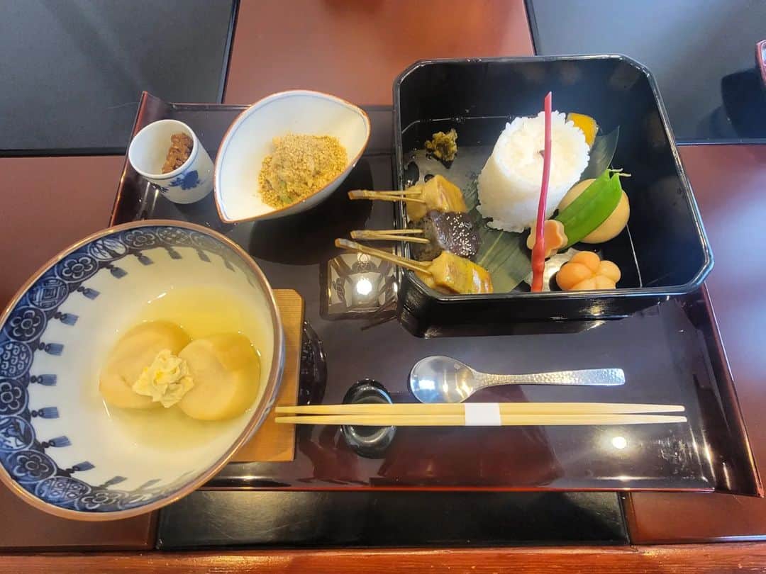 永吉令奈さんのインスタグラム写真 - (永吉令奈Instagram)「美味しかった生麩と湯葉のコース料理😊🙏✨️  大会から体重が2.5kg増え、代謝が元に戻ったと思うのでまた減量開始🙂  この季節から減量する人が周りに増えてきて嬉しい🤣  一緒に頑張りましょう👼」3月3日 10時25分 - renaga2016