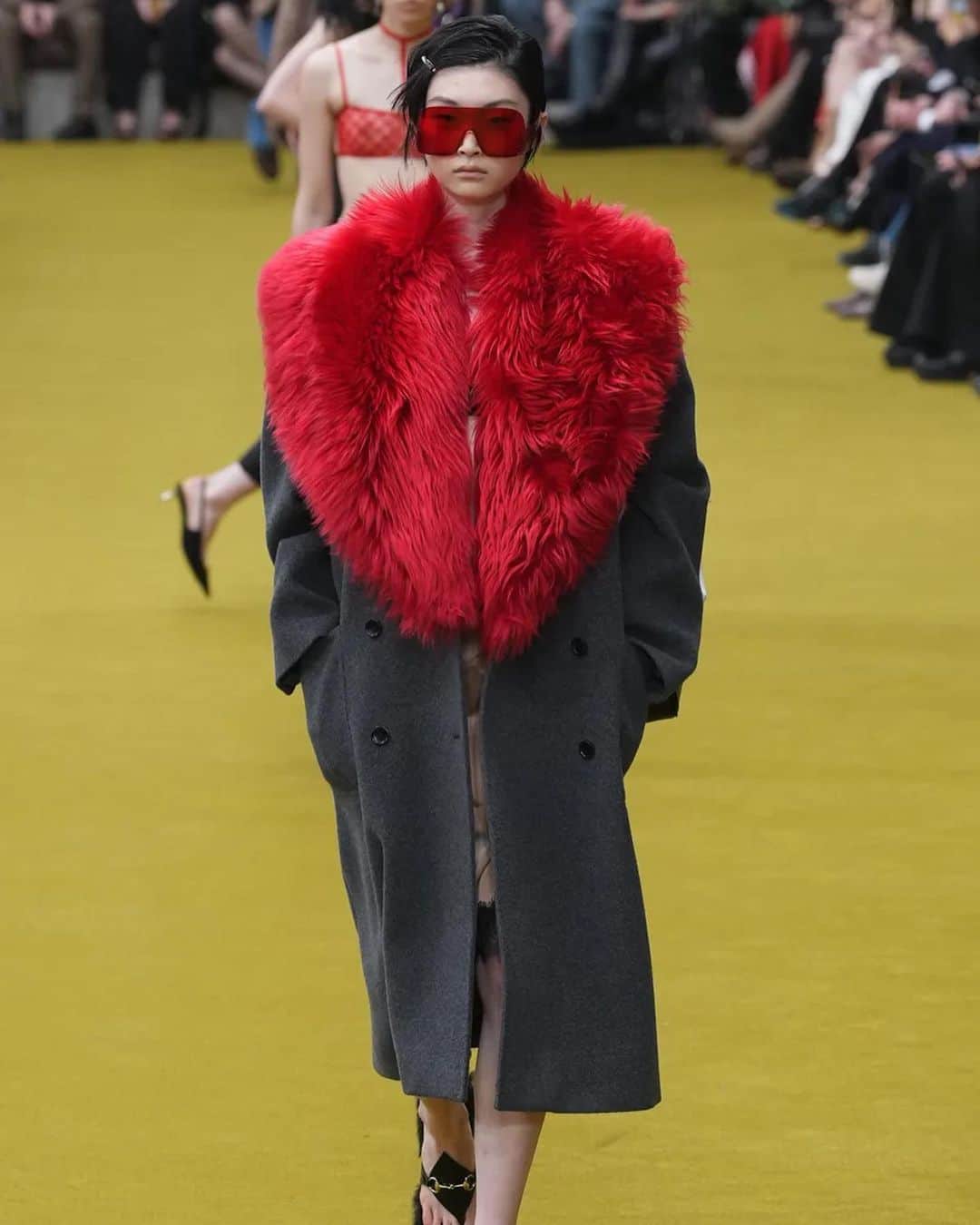 KANONのインスタグラム：「@gucci  Still like a dream!! Thank you for giving me this amazing time and lovely look ❤️🖤」