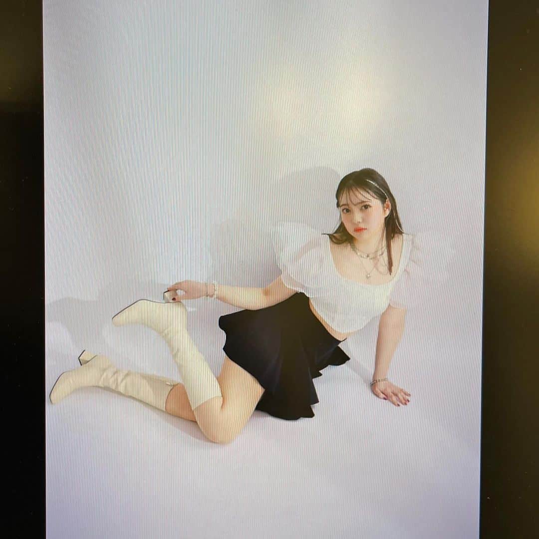 のインスタグラム：「・  みんなありがとう😌🖤   #popteen  #pop  #卒業  #06  #06년생  #06line  #16yearsold  #model  #modelshoot  #173cm  #jk  #jk1  #fjk  #japanesegirl  #monotone  #blackandwhite  #fashion  #fashionstyle  #モデル  #ファッション  #모델  #고등학생모델  #고등학생  #highschoolgirls  #패션  #졸업  #뷰티  #モノトーンコーデ  #오오티디  #아이돌패션」