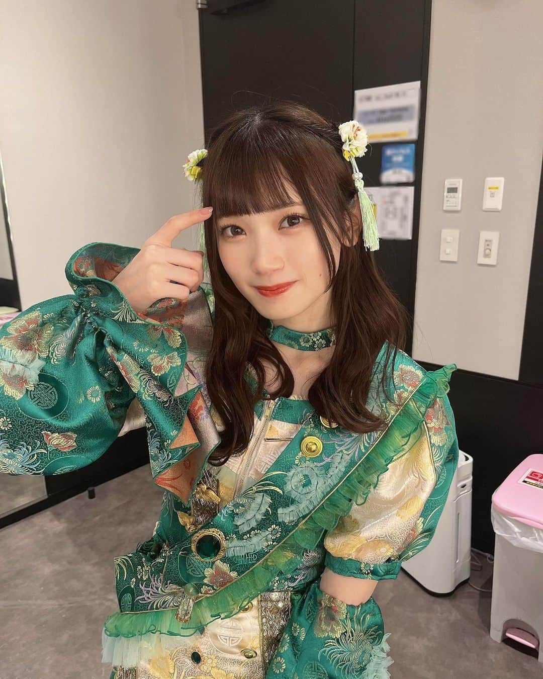 のインスタグラム：「前髪ぱっつんになったよ〜☺︎✨」