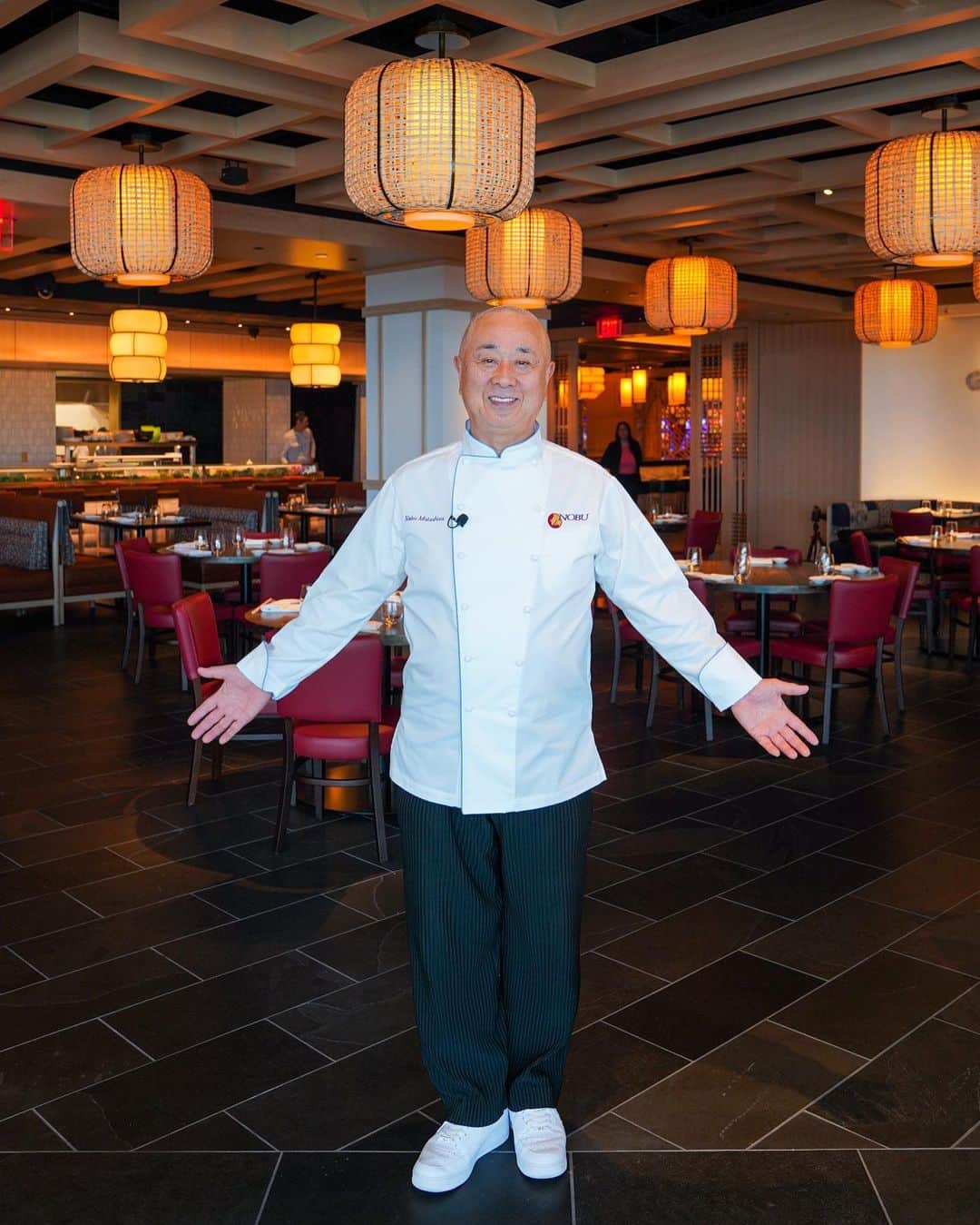 松久信幸さんのインスタグラム写真 - (松久信幸Instagram)「NOBU Atlantic City has opened.  I made sushi 🍣at the new sushi bar. @nobuatlanticcity @noburestaurants @nobuhotels」3月3日 21時53分 - therealnobu