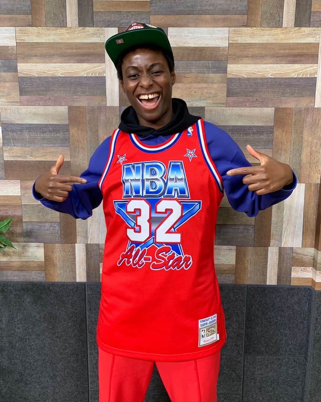 馬瓜エブリンのインスタグラム：「先週のweekly NBAのファッションはこちら！！今週もお楽しみに！  @mitchellandness @mitchellandness_japan」