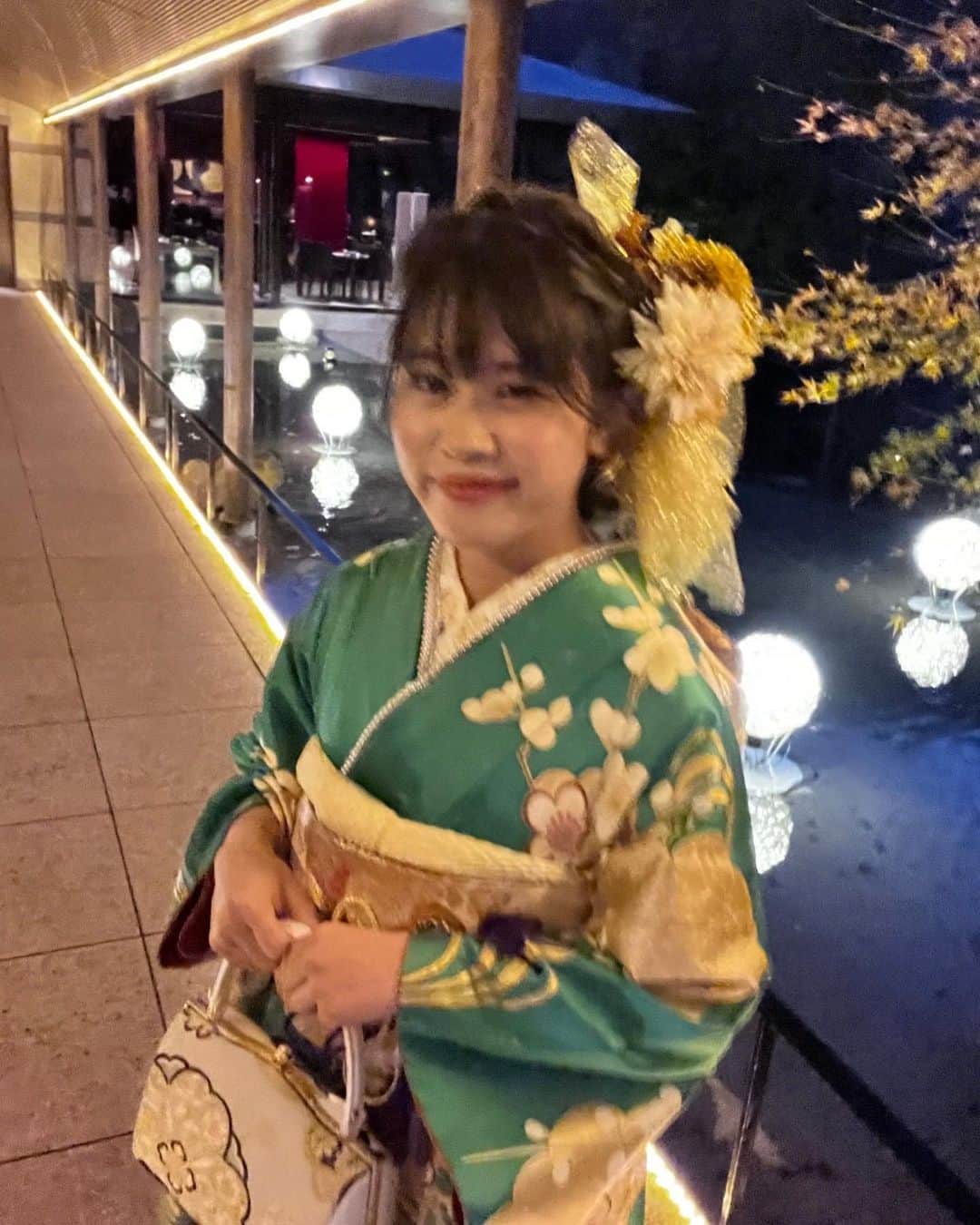 畠山あやなのインスタグラム：「今更ながらに1月に成人しました✨振袖は母の着物です。前撮りの後は家族で旅行に行きました✈️  #成人式」