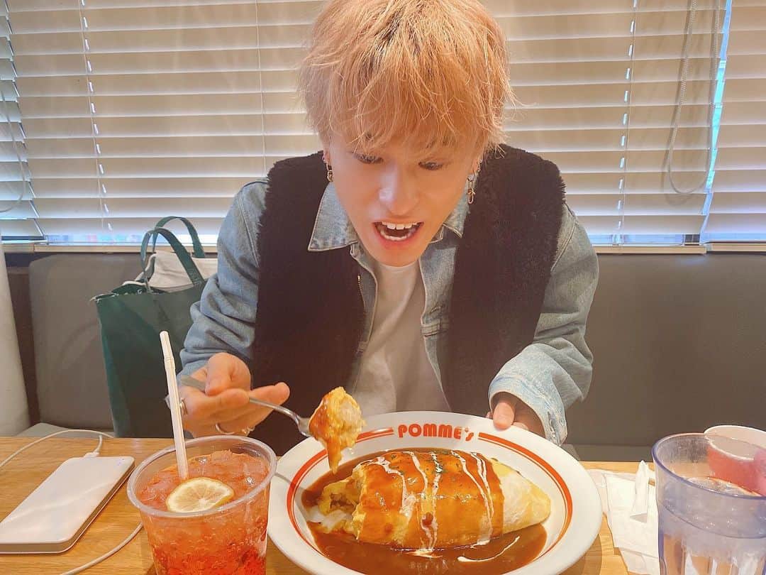 古謝那伊留さんのインスタグラム写真 - (古謝那伊留Instagram)「Yummy…🤤💕  #渋谷 #shibuya オムライス #ポムの樹 #yummy #仕事終わり #今から何しよう」3月3日 16時24分 - nairu_koja