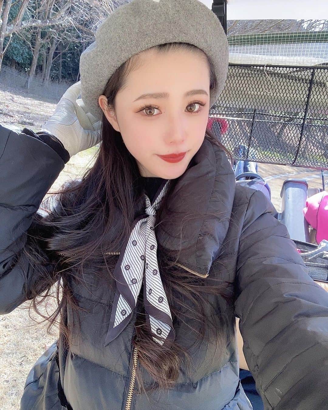 真木しおりのインスタグラム：「久々のゴルフはボロボロでした(⁻̦̦̦̦̦̦̦̦̦̦̦̦̦ν⁻̦̦̦̦̦̦̦̦̦̦̦̦̦̦᷅｡)  もっと練習しないと💪  #ゴルフ#ごるふ#golf#골프 #ゴルフウェア #ゴルフ女子#関西ゴルフ#大阪ゴルフ#골프웨아#골프스타그#golfstagram#golflife#golfswing #골프웨어 #골프스윙 #골프여자#インスタゴルフ」