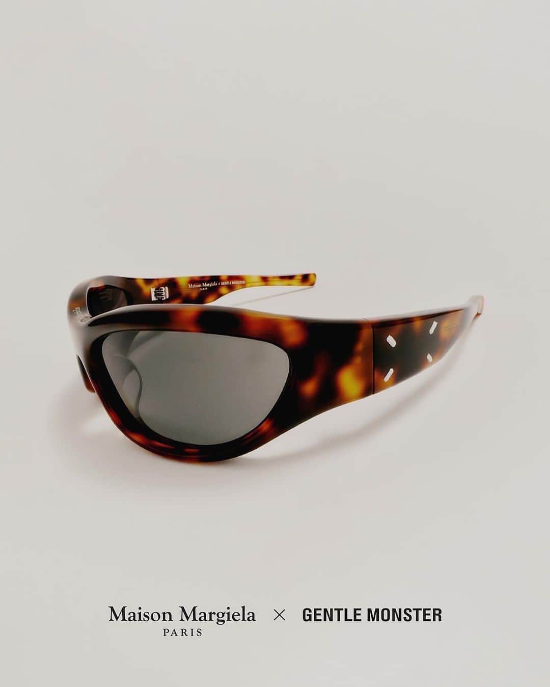 GENTLE MONSTERさんのインスタグラム写真 - (GENTLE MONSTERInstagram)「Everything Everywhere.⁣ ⁣ Maison Margiela × Gentle Monster eyewear collection. Conceived by John Galliano and Gentle Monster, the genderless line includes sunglasses and spectacles.  Due to high demand, the sold out products will be restocked soon.⁣ ⁣ Maison Margiela × Gentle Monster 컬렉션은 John Galliano와 Gentle Monster가 함께 고안한 젠더리스 라인으로, 다양한 선글라스와 옵티컬을 선보입니다. ⁣  빠른 재고 품절로 인한 제품들은 추후 입고 예정입니다.⁣ ⁣ #MaisonMargielaxGentleMonster⁣ #GentleMonster」3月3日 18時00分 - gentlemonster