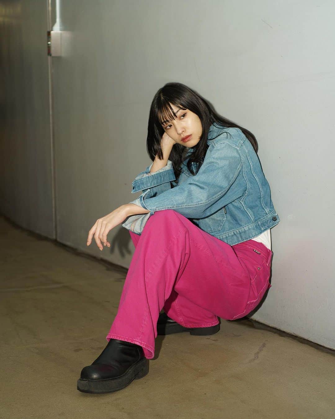 北澤舞悠（まゆちる）のインスタグラム：「Spotted: @mayu_kitazawa in colored G-Star RAW.    #GStarRAW #GStarRAWjapan #ジースターロゥ #denim #デニム #デニムジャケット #クロップジャケット #ワイドデニム  #カラーデニム #ドーパミンカラー」