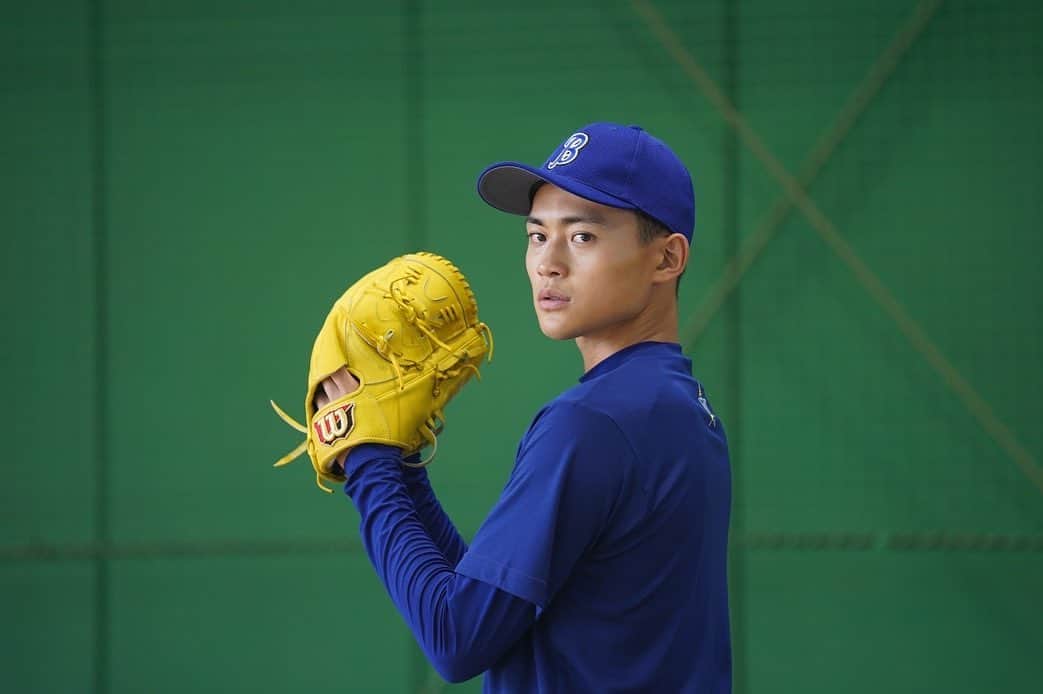 中山翔貴のインスタグラム：「WOWOW 「ドラフトキング」に出演が決定しました！！  ドラフト 1 位指名の鳴り物入りで横浜ベイゴールズに入団したが、大不振に陥ってしまった投手・真田丸謙吾役を演じます。  大好きで元々読んでいた漫画だったので決まった時はとても嬉しく、同時に原作に恥じないようにと身が引き締まりました。  第5話、第6話の 「一億円の男」編にゲスト出演です！ 是非見てください！  #ドラフトキング  #wowow  #野球 #中山翔貴」