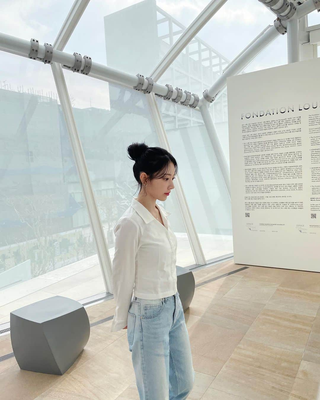 宮脇咲良さんのインスタグラム写真 - (宮脇咲良Instagram)「🖼️🎨  #LouisVuitton #EspaceLV #CollectionFLV #FondationLouisVuitton」3月3日 18時18分 - 39saku_chan