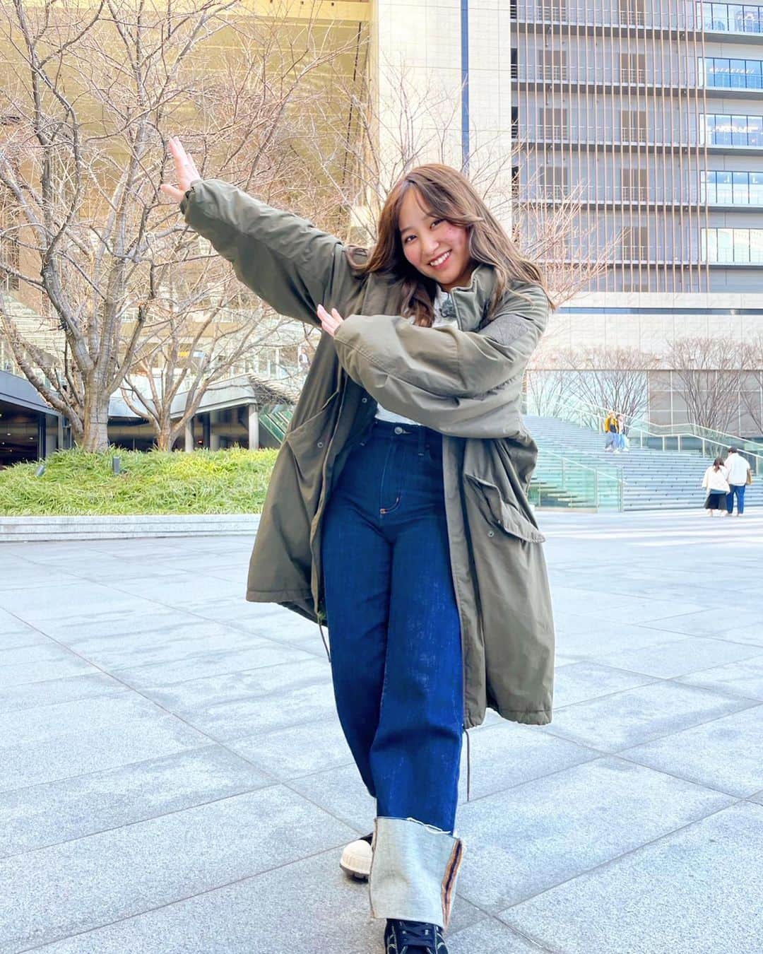 朝日放送「おはよう朝日土曜日です」のインスタグラム：「堀ちゃんと、、、誰？ #イマドキ女子#スマホ撮影テクニック #伝授#しんぺーカメラマン#スキルアップ#📸 #なないろリサーチ #3月4日放送  #おは土#おはよう朝日土曜日です#ABCテレビ #北村真平#ABCアナウンサー#堀くるみ」