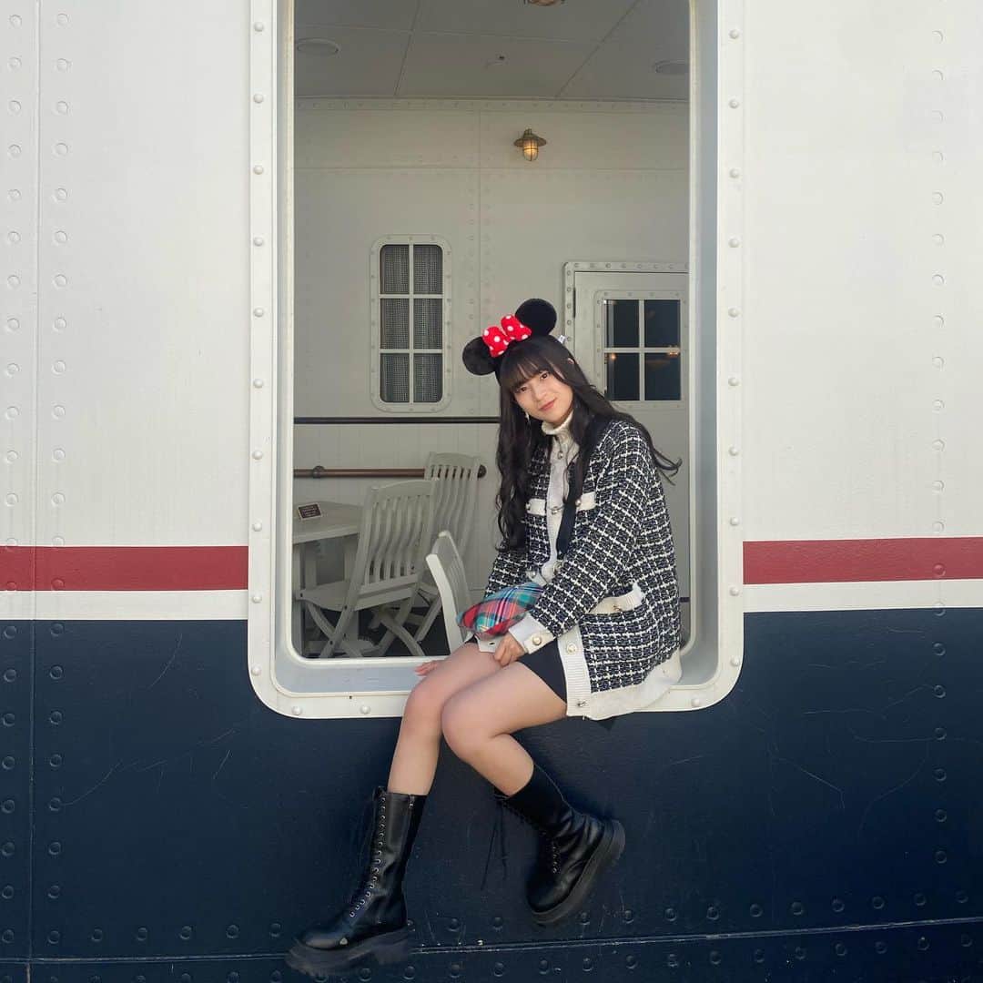 杉山緋那さんのインスタグラム写真 - (杉山緋那Instagram)「Disney Sea💍❕ 暖かくて最高だったけど強風で飛ばされまくりました（× × ）」3月3日 18時27分 - hinasugiyama_official