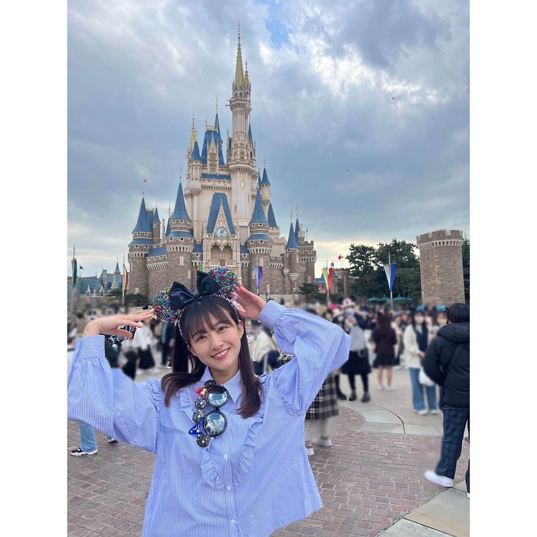 原田葵のインスタグラム：「食いしん坊にバイキングの盛り付けはやっぱり難しい…🤥  #お子様ランチ にしたかった…」