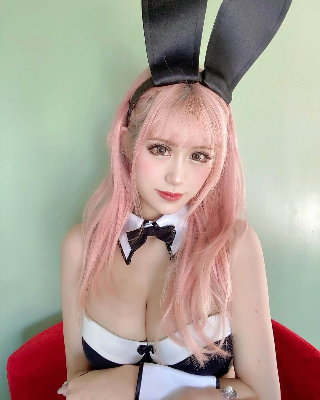 あいめろ姫のインスタグラム：「ばにーちゃん👯‍♀️🖤」