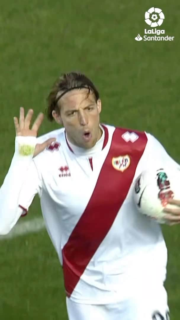 ミゲル・ペレス・クエスタのインスタグラム：「𝐌𝐈’𝐓𝐖𝐎’. ✌️   @michuoviedo9 x @rayovallecano   #LaLigaSantander #LaLigaHistory #OTD #Rayo #Michu」