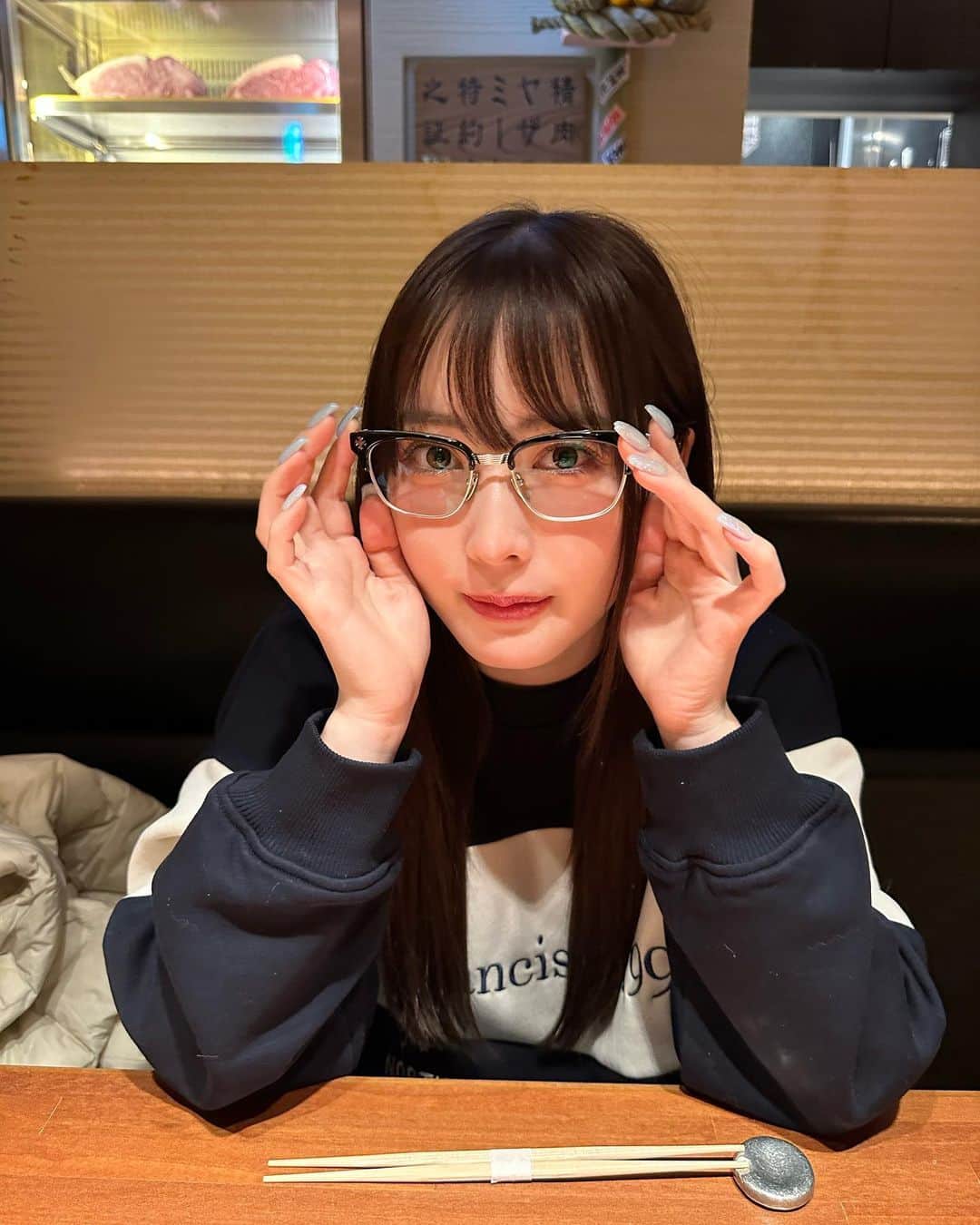 ふくれなのインスタグラム：「メガネひっさびさ😂似合ってるかな？」