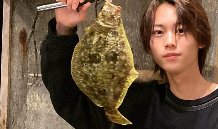 HARUKIのインスタグラム：「ヒラメ🐟  #趣味 #釣り #釣り好き #根魚 #鮃 #ヒラメ #cute #delicious #fishing #fishlover #flounder #BUDDiiS #明日は関西コレクション #楽しみ🐟💙」