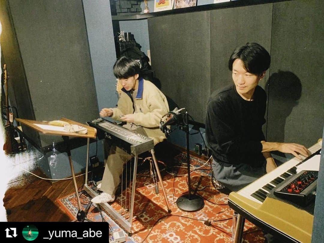 never young beachさんのインスタグラム写真 - (never young beachInstagram)「RECORDING🎙🎸🎹 never young beach new album🛸 @_yuma_abe @keigo_tatsumi @kent_suzu @okd_tkr @simon_aka_ysk @yuma_kooda #neveryoungbeach #ネバーヤングビーチ #ネバヤン   #Repost @_yuma_abe with @use.repost ・・・ 「もうすぐ！」 @never_young_beach_official」3月3日 19時52分 - never_young_beach_official