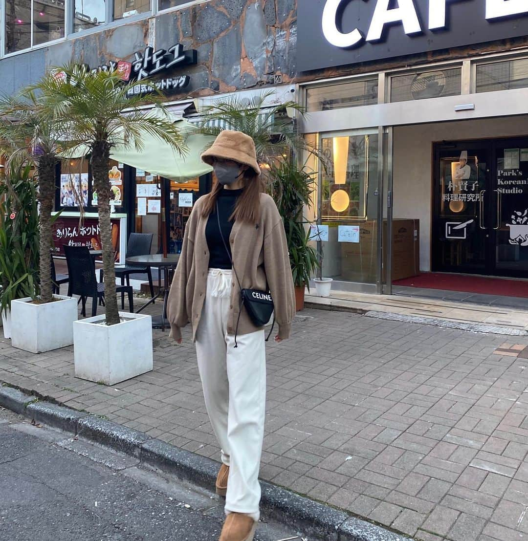 LILIKAさんのインスタグラム写真 - (LILIKAInstagram)「POLOのカーディガン可愛い🧸🤎 茶系で合わせてみたよ〜¨̮」3月3日 20時22分 - _093024_