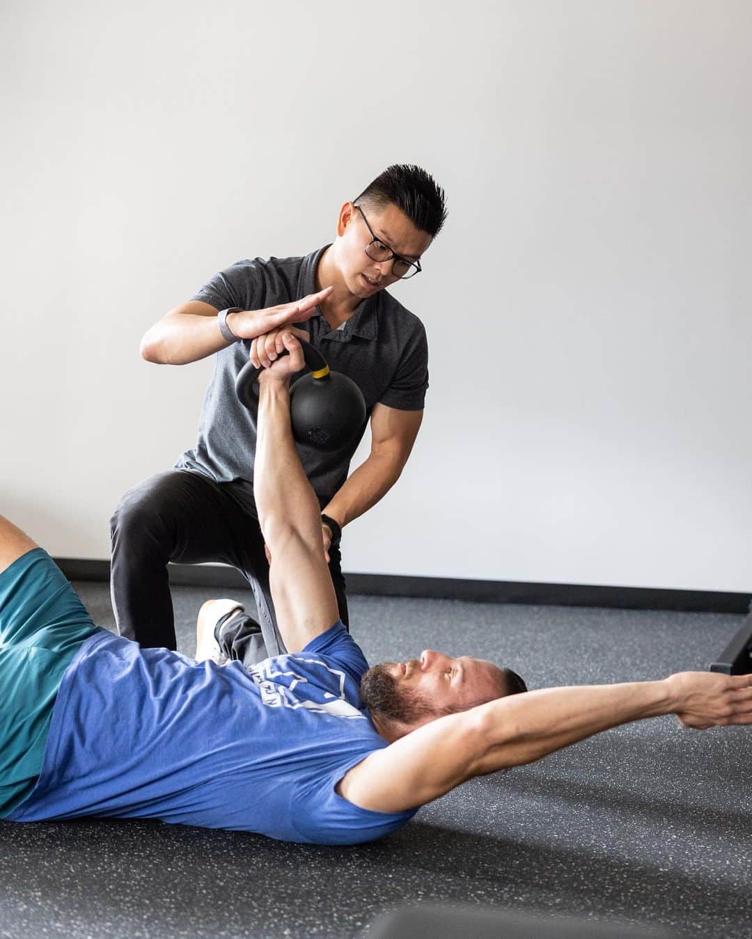 Samuel Lippkeさんのインスタグラム写真 - (Samuel LippkeInstagram)「Photographed the talented and genius Sports chiropractor Dr. Mike and his team at @movement.chiro. Love photographing and getting to know people that are the best at what they do. Dr Mike is absolutely incredible.  If you have anything holding you back, get in and see him and his beautiful new space. Cold plunge, sauna and red light therapy, normatech and all the tools to get you moving again. He's been keeping me operating at a high level for a couple years now and most recently got me back to health after going a little too hard on the weights. So much love for Dr. Mike and Tawni Delfin. 👨🏽‍⚕️🩻💪🏽🏋🏽‍♂️」3月4日 6時22分 - samuel.lippke