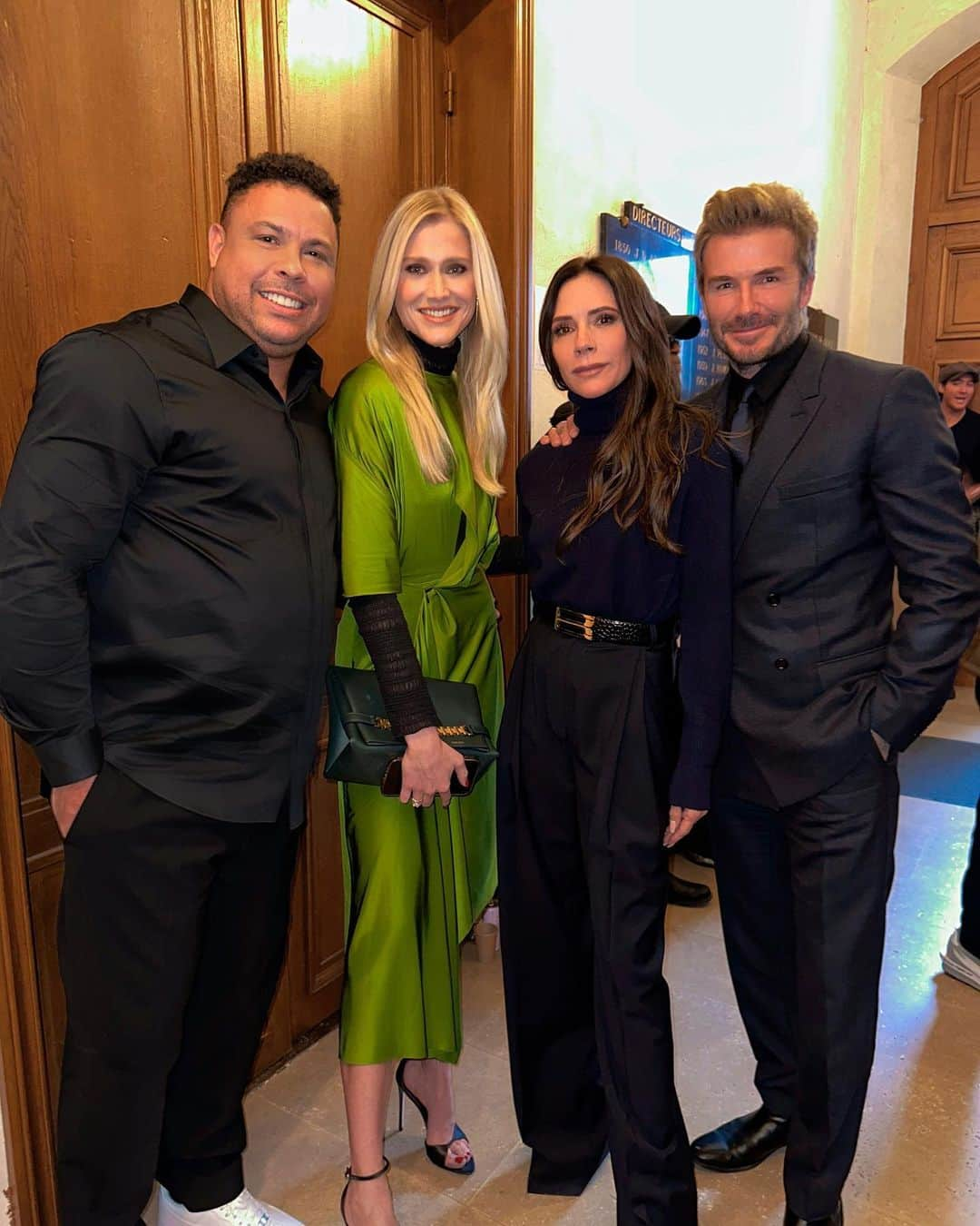 ロナウドのインスタグラム：「Today at a special show reunited with very special friends! Congrats for your beautiful work @victoriabeckham | @davidbeckham @celinalocks   📷 @brunaboechat  #pfw」