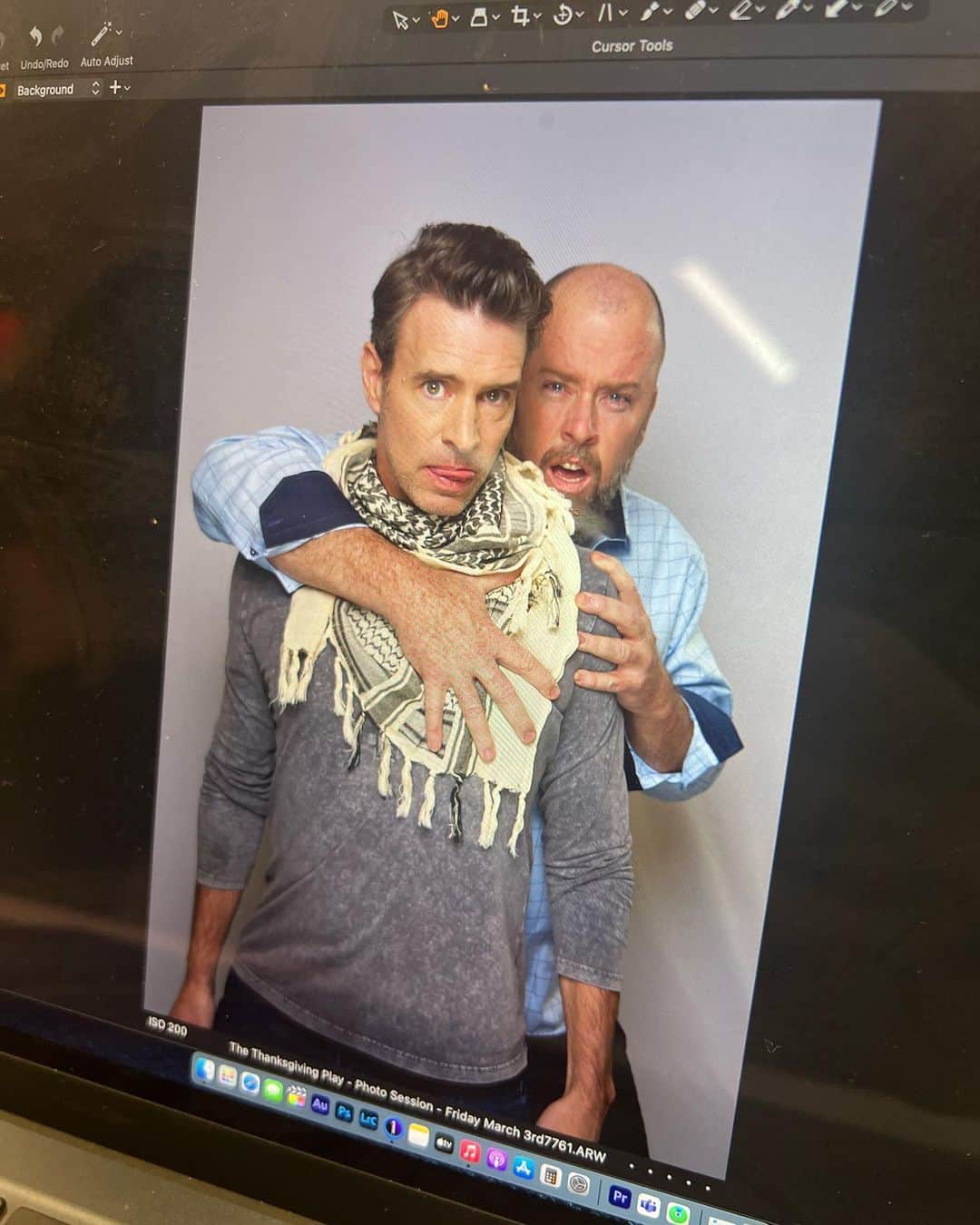 スコット・フォーリーのインスタグラム：「You knew I was an actor and a musician. But did you know I'm also a Foley Artist? #TheThanksgivingPlayBway」