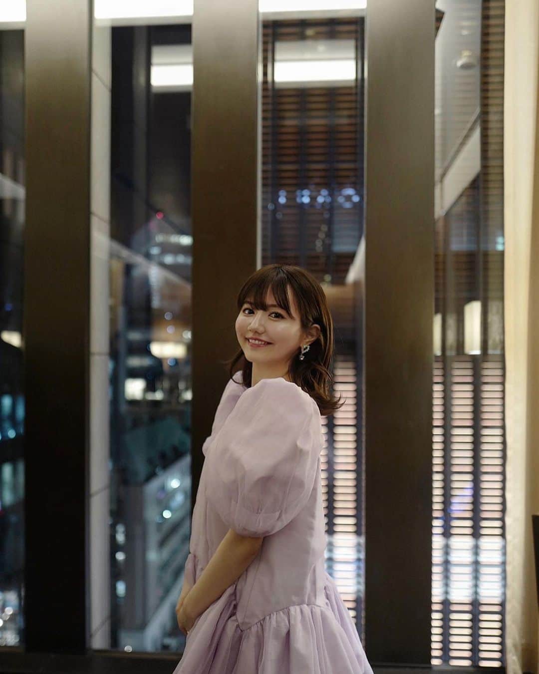 椎木里佳のインスタグラム：「【ご報告】2/14 に私が代表を務める株式会社AMFが10周年を迎えました！🎂 2013年、中学3年生の時に45万円で会社を立ち上げたバレンタインデーから10年……！10年目の今年、過去最高売り上げを記録しています☺︎バイト経験すらなかった中学生の私を信じて、機会を与え、成長させてくださった皆さま、見守ってくださった皆さまに心から感謝しております🥲 10周年の記念パーティーは、ブルガリ東京レストランのプライベートルームで現在のチームメンバーから、マネージメントチームの方や元インターン生など特にお世話になった方々をお呼びしてささやかですが直接感謝を伝える時間を作ることができました🥂これからの15周年、20周年はさらに邁進し、色んな方の知見をお借りしながらアジアの女性や若い世代に貢献できるような会社になっていきたいと思っています👸🏻引き続き熱い応援をよろしくお願いします！！ . . . #起業 #起業家 #経営者 #ブルガリ #起業マインド #会社経営」