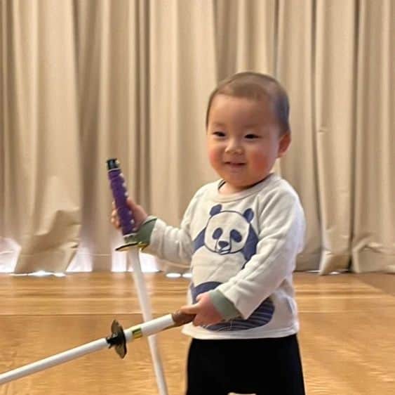 藤間勘十郎のインスタグラム：「三男も元気に成長!し過ぎです（笑）このあとちょっとだけインスタライブ!１１時過ぎから（笑）ギリギリです  覗いてください～  #歌舞伎 #インスタライブ #日本舞踊」