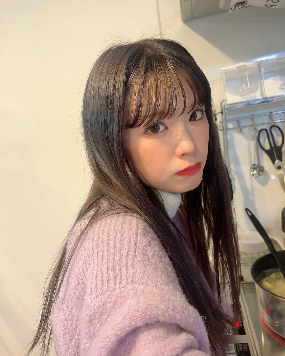 外薗葉月さんのインスタグラム写真 - (外薗葉月Instagram)「3月もよろしくお願いします☺︎（遅い）  ってことで髪また綺麗にしてもらった✌︎ @truckin_shidayama  いつもありがとうございます🌼  #hair #haircolor #煮込み中のシチュー」3月3日 23時04分 - hazuki_hokazono