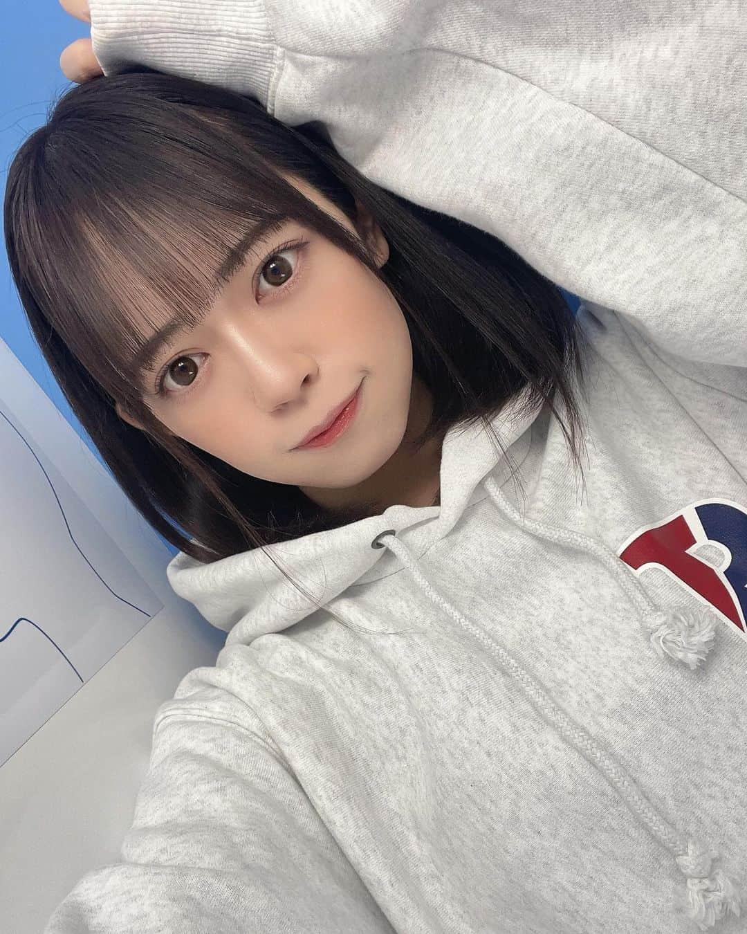 佐藤絵里香さんのインスタグラム写真 - (佐藤絵里香Instagram)「…🤐  昨日夜の8時前に寝てたえりちゃです🍵  今日は早く寝れなそうだから夜更かしマン😈付き合って〜  コメント、いいね待ってるね🦹‍♂️ . . いつもいいねありがとう🐰 #followme #idol #japanesegirl #ショートヘア #いいね歓迎」3月3日 23時21分 - erikasato_38