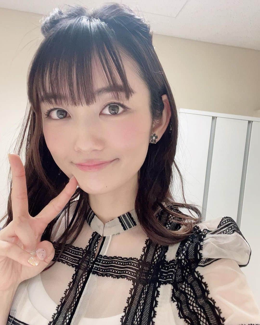 森田涼花のインスタグラム：「24時よりわれポン始まりました👑 朝6時まで生放送です！」
