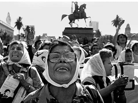 ペドロ・パスカルさんのインスタグラム写真 - (ペドロ・パスカルInstagram)「Mothers went to the streets to scream on behalf of their children disappeared to a bloody military regime. No other country in the world at that time had taken on their genocidal leaders to expose their crimes and demand justice. #Argentina1985 #AcademyAward nominated for this year’s Best International Feature Film.  @argentina.1985 @sanmitre @tylenolprincess @primevideo @primevideolat」3月4日 0時44分 - pascalispunk