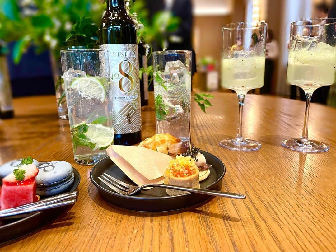 西川あやののインスタグラム：「先日は、霧島酒造の新商品発表会に🥂  「KIRISHIMA No.8」  よく冷やした炭酸割りは、一杯目に最高！！ 芋の香りもありつつ、華やかさと軽やかさが お洒落なおつまみとも相性ばっちりでした…🥹🍓 番組でも紹介してみんなで飲んだよ💓  #霧島酒造  #KIRISHIMANo8 🧊#TRUNKHOTEL 💐」