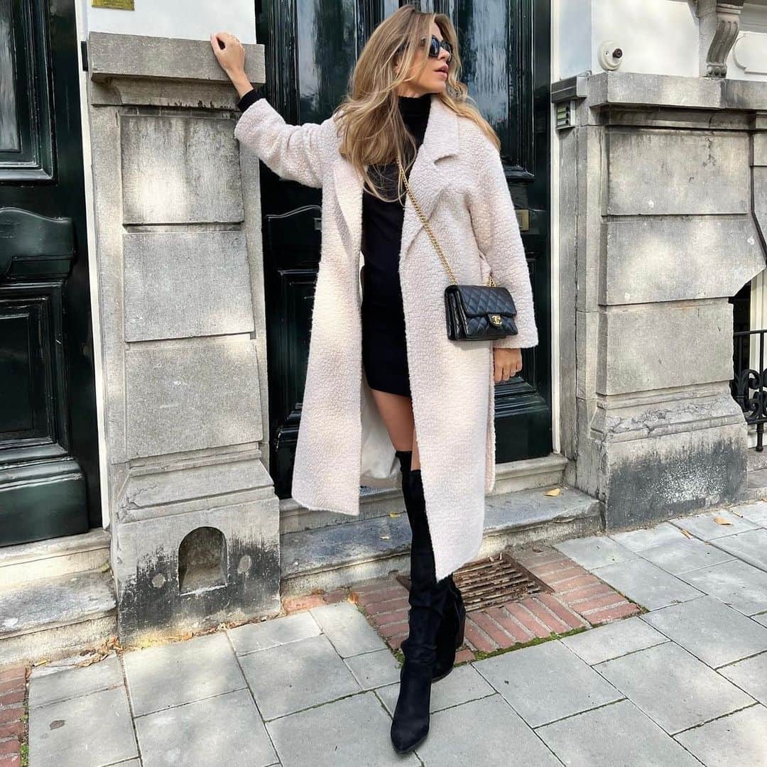 KENDALL + KYLIEのインスタグラム：「Elevate your fit with the chicest pair of #kendallandkylie boots 👢@dasphisticated」