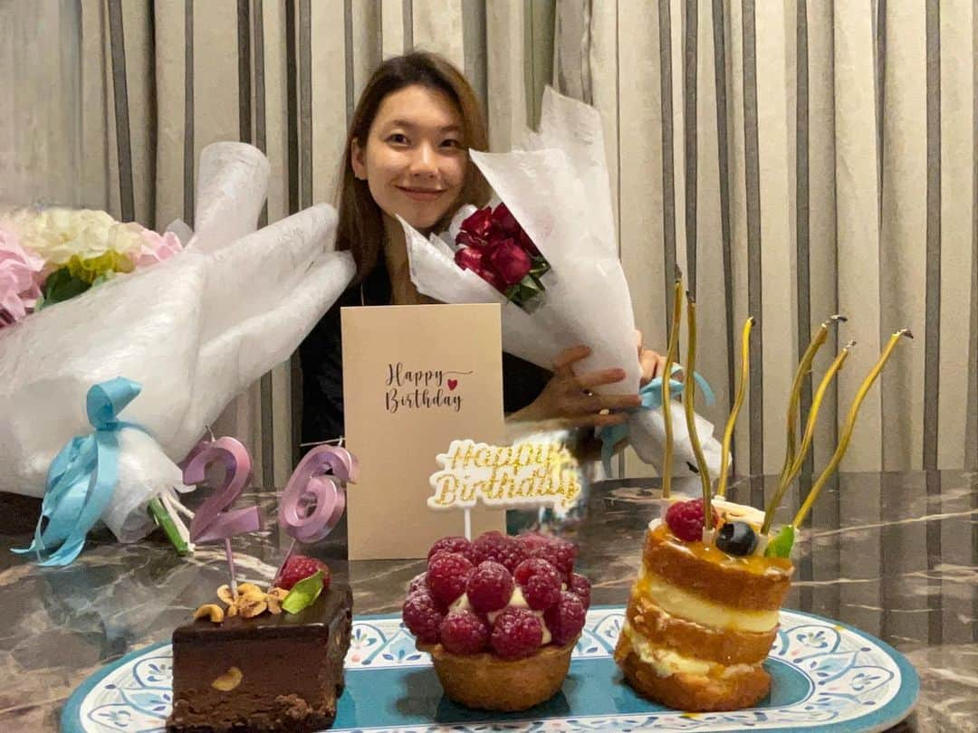 キム・ジンギョンさんのインスタグラム写真 - (キム・ジンギョンInstagram)「🌷HAPPY 3️⃣3️⃣DAY ❣️ 축하 해 주신 모든 분들 덕분에 따뜻하고 행복한 생일을 보냈습니다! 저는 참 복이 많은 것 같아요😁감사합니다!💟🙇🏻‍♀️」3月4日 2時16分 - jinkyung3_3