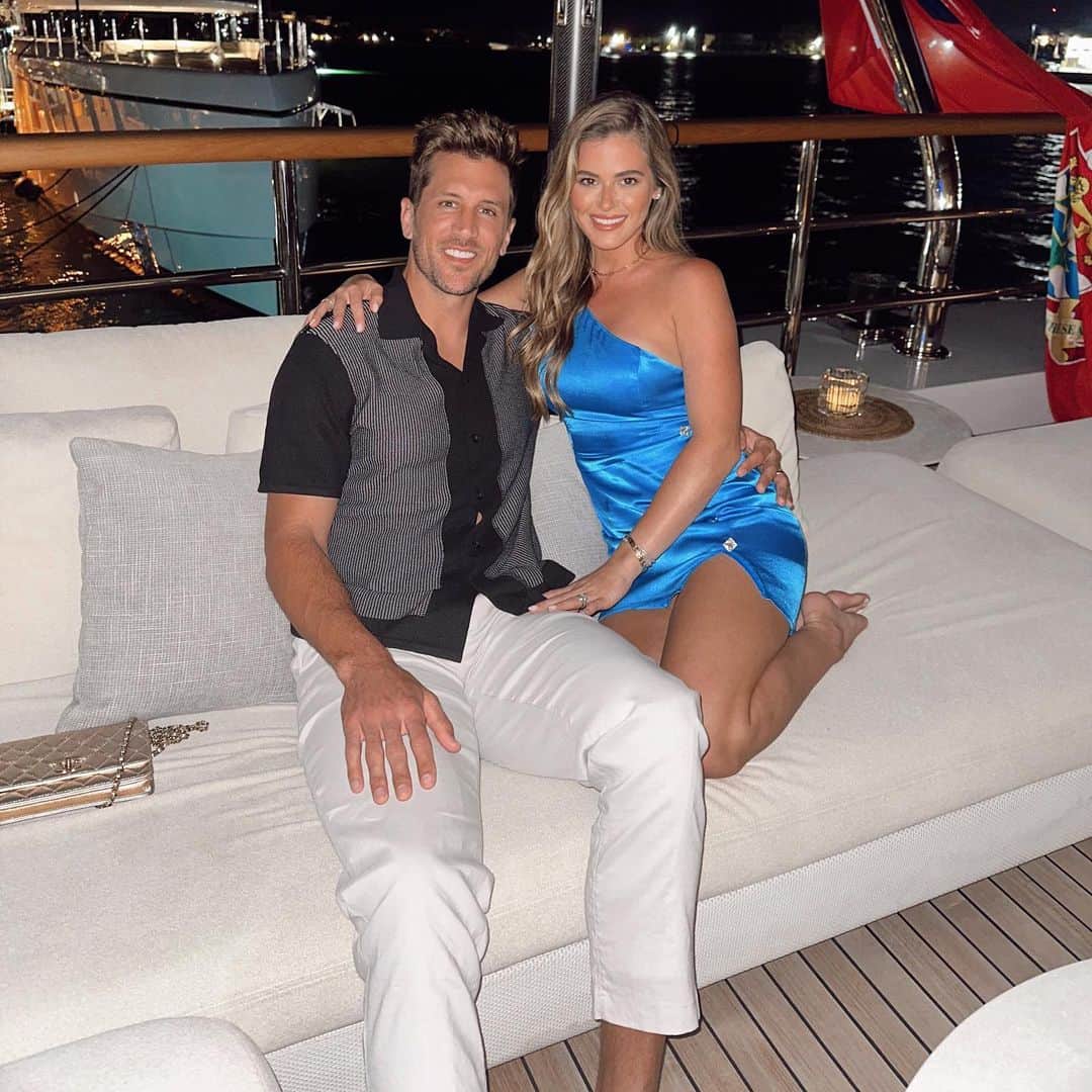 ジョジョ・フレッチャーのインスタグラム：「Yachtzeee ✨  (Ok I’m proud of that one)」