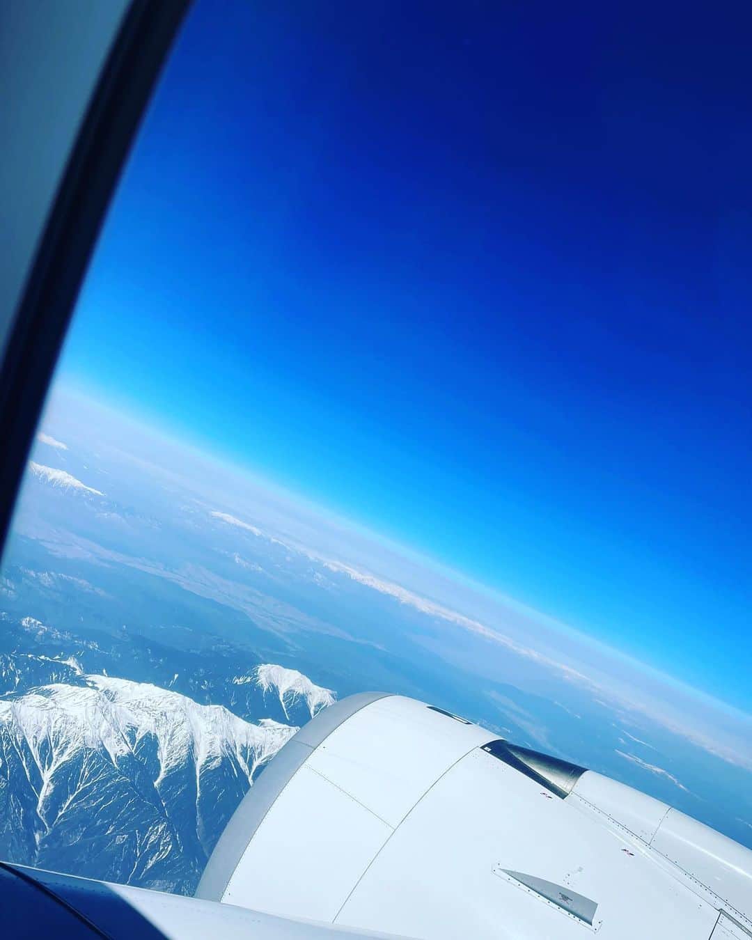 田中美奈子さんのインスタグラム写真 - (田中美奈子Instagram)「うちの息子雪山見たらスノボーに行きたいって言うだろうなぁ😄😄#雪山 #ゆきやま #上空からの景色 #空からの景色 #機内からの景色 #スノボー」3月4日 15時54分 - tanakaminako0912