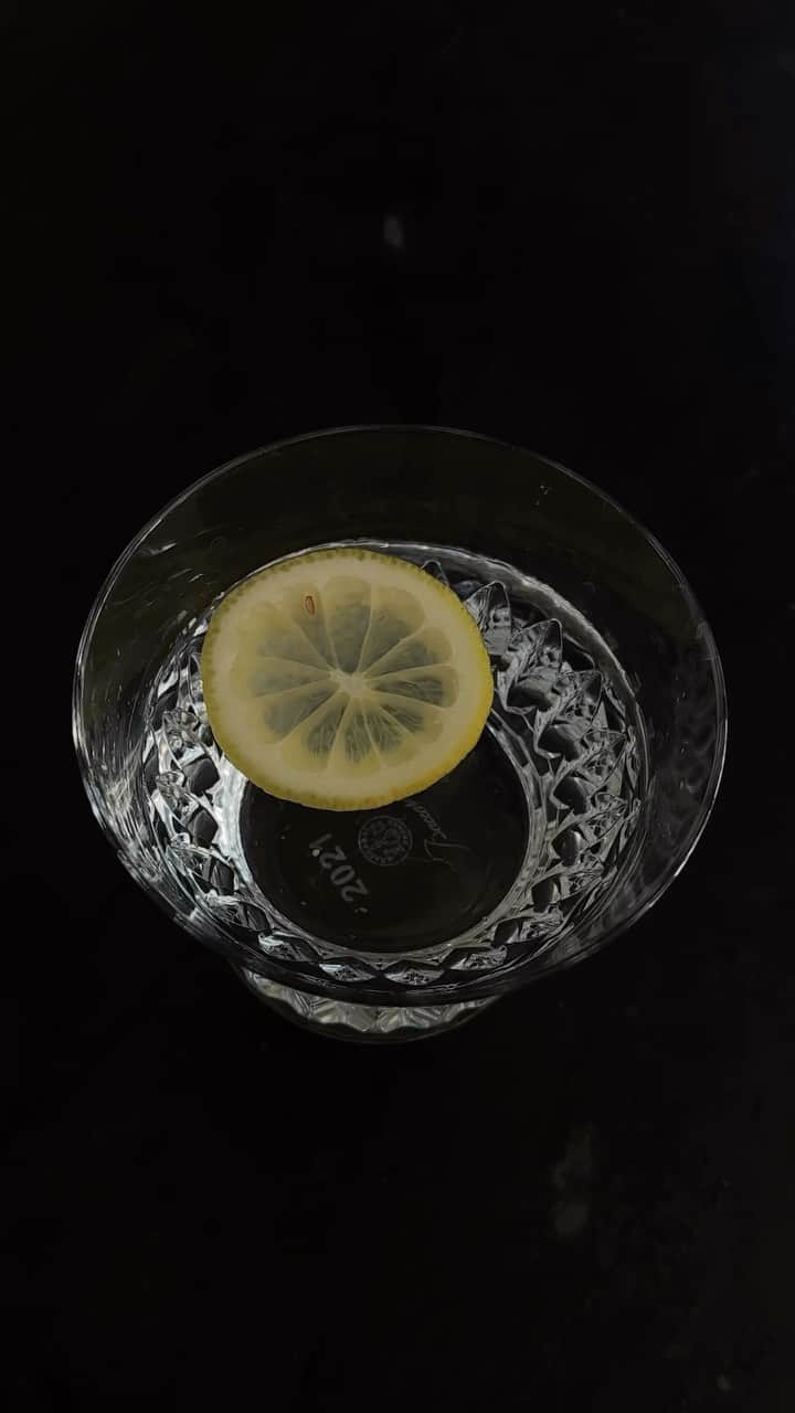 のインスタグラム：「楽しいっ！！🍋 週3ジム/週末家トレ/毎日水2L . ドレスとデニムが似合う身体になる為に😎 #gim#training#家トレ#ジム」
