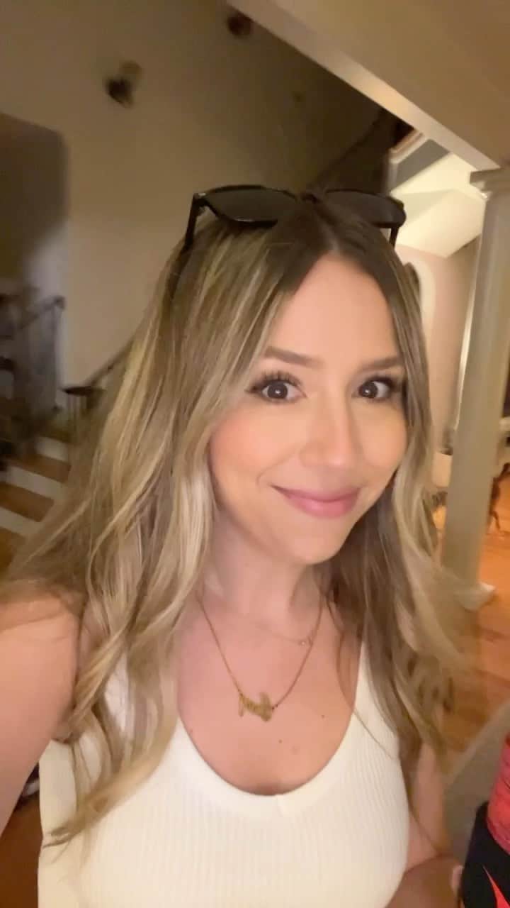 Tracy and Stefanieのインスタグラム：「I’m a multitasker 🤷‍♀️🍺」