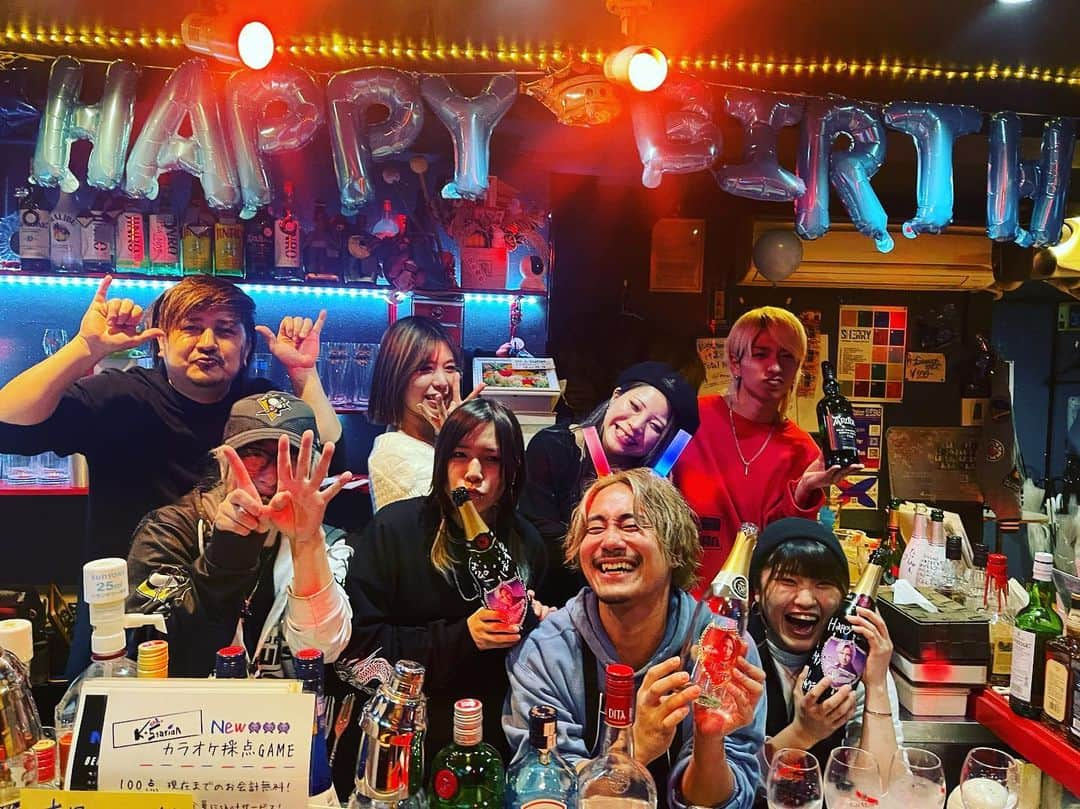 前田けゑさんのインスタグラム写真 - (前田けゑInstagram)「【3/4誕生日を迎えました】  最初にたくさんの温かいメッセージありがとうございます‼️  時間をかけて目を通して返信させて頂きますね😂 #嬉しすぎです #8割が男性からのメッセージ  上京して20年 そしてBAR K-Stationオープンしてから10周年  この10年は毎年と言ってもいいくらい BAR K-Stationで誕生日を皆様と迎えさせてもらってます！  ありがとう😁 #浴びるほど飲んでます  今年も咲夜3/3金曜日みんなで乾杯できて🍻 めちゃくちゃ楽しかった！！  今日も19:00くらいから乾杯して語らいましょう🥂 #ちなみに昨夜延々と歌って喉死んだ #ショットも信じられないくらい飲んだ気がする  毎日が最高‼️ ３月はハッピーマンとして みんなと飲みたいー 見つけたら乾杯しましょうね🍻」3月4日 10時14分 - ke_maeda