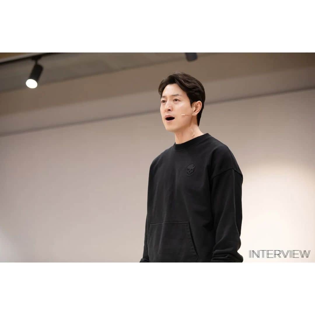 キム・スロのインスタグラム：「오늘 뮤지컬 인터뷰가 시작됩니다.  #정성일 #최호승 #조영화 #오늘은전석매진 #지연입장불가」
