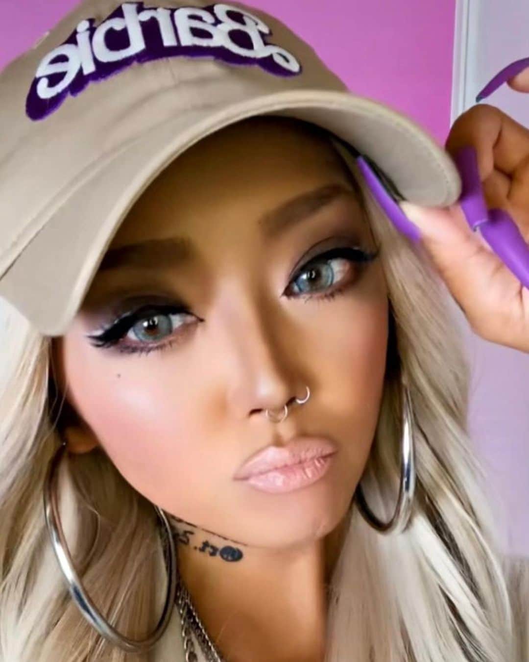 EMMAのインスタグラム：「#barbie #newera 💜」
