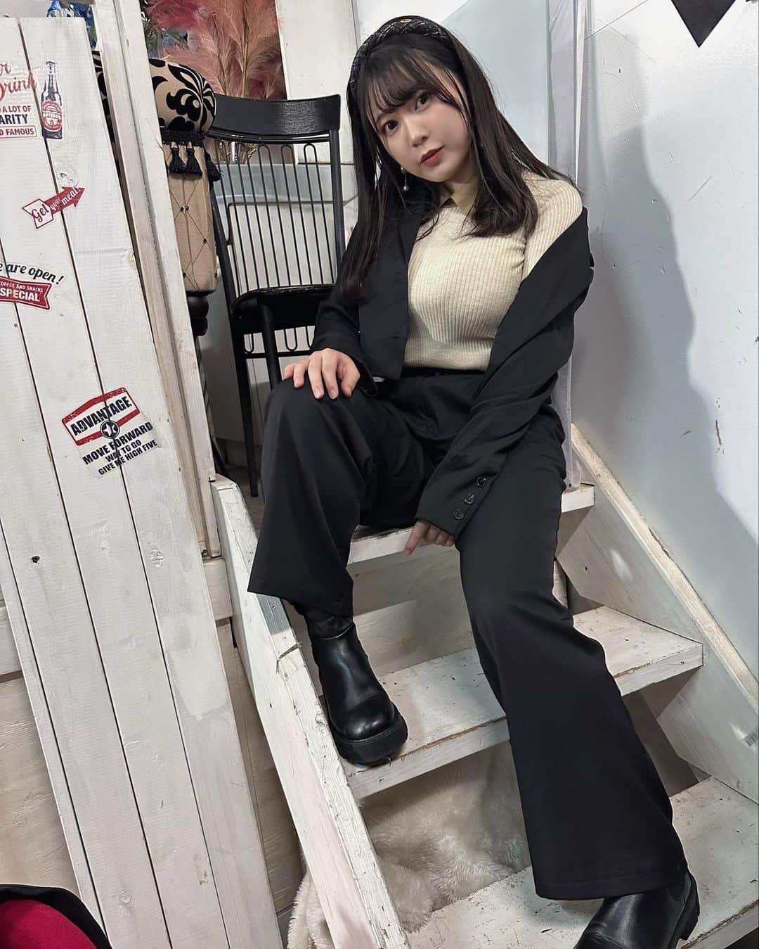能美真奈（ぷにたん）さんのインスタグラム写真 - (能美真奈（ぷにたん）Instagram)「先日のラジオ公開収録のお洋服です.🍙  tops:UNITED ARROWS setup:SHEIN belt:LOEWE boots:北海道で買ったブランド忘れた  #ぷにたんのわがままラジオ #ぷにたん #能美真奈 #コーディネート」3月4日 12時26分 - punitan0624