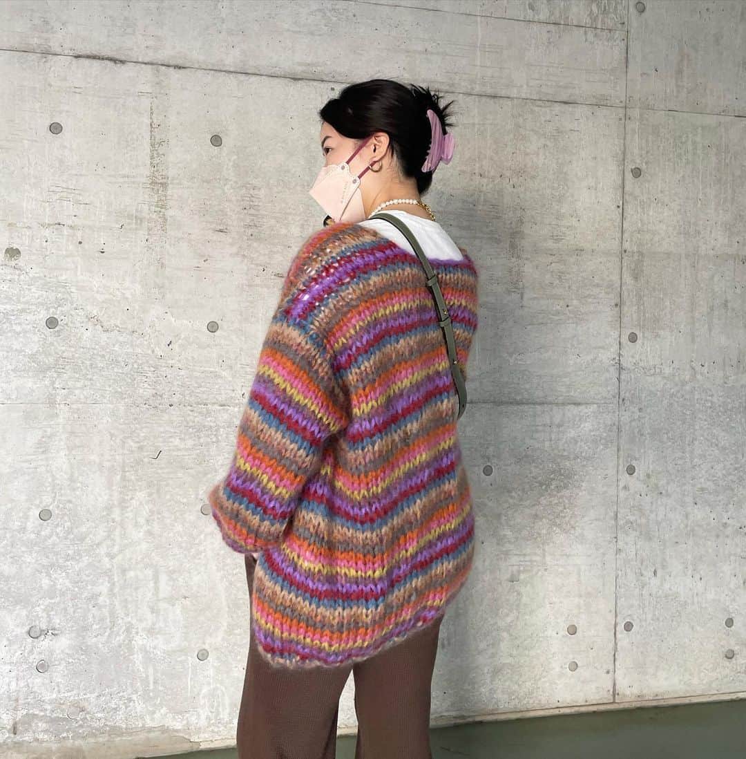 石井リナのインスタグラム：「アントワープ発のブランド @lestricotsdo のニットお気に入り💜🧡❤️」