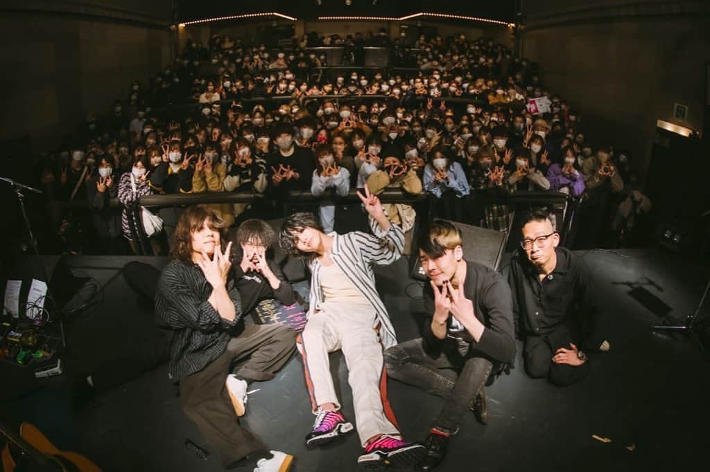 クボタカイのインスタグラム：「【ワンマン】  クボタカイワンマンライブ 『ロマンスを持ち寄って』 ありがとうございました！🎂🎉  パンパンの箱で声出し解禁ライブ 最高〜〜〜〜でした！！ また会おうね😚  📸 @takeshiyao」