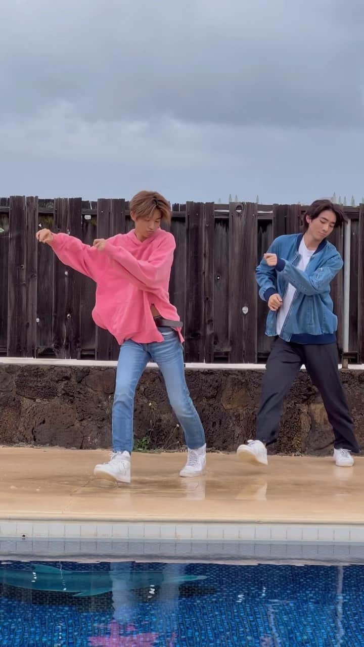 高澤笑大郎のインスタグラム：「🌙NIGHT DANCER🌙 @xr_devin @imase11_9   #Crossingrain #xr #boyband #Hawaii #Oahu #Aloha #Music #Japan #Honolulu #Hilo #Kpop #Jpop #rap #singing #dance #have #courage #and #be #kind #ありのまま   @crossingrain  @xr_monarch  @xr_jorden  @xr_devin  @xr_iamasher」
