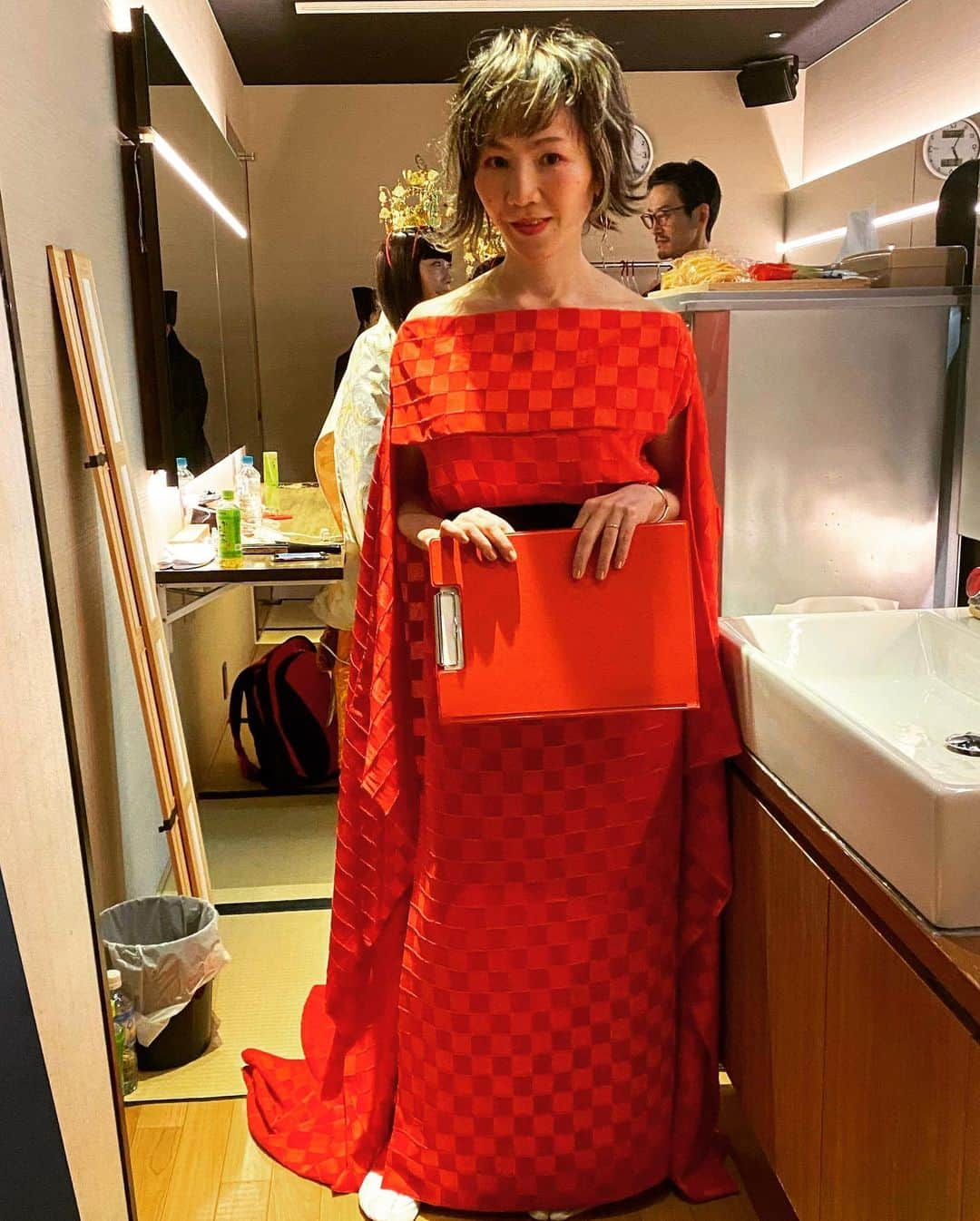 川村由紀さんのインスタグラム写真 - (川村由紀Instagram)「昨日は #テクノ屏風 開封の儀にて、ナビゲーターを担当させて頂きました。  ヘアメイクは吉川清海さん、スタイリングは市川栄治さん🙏💄  👉 technobyobu.jp   #DOMMUNE #YellowMagicOrchestra #LouBeach #ElectricFunGirl #YMO #TechnoByobu #イエローマジックオーケストラ #ルービーチ   Last Night💄 I was the navigator at the #TechnoByobu Opening Ceremony. Hair and makeup by Kiyomi Yoshikawa, styling by Eiji Ichikawa.」3月4日 14時51分 - yukikawamura821