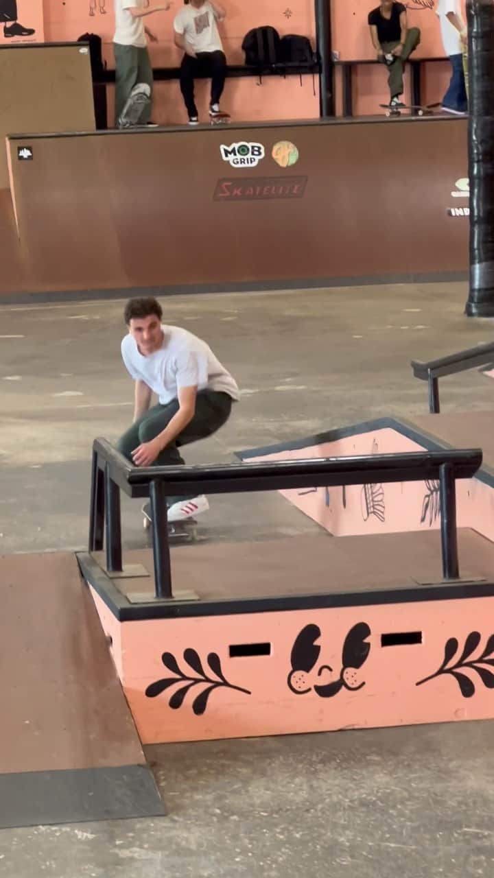 ヴィンセント・ミルウ のインスタグラム：「😛💗 @spottampa #tampapro」