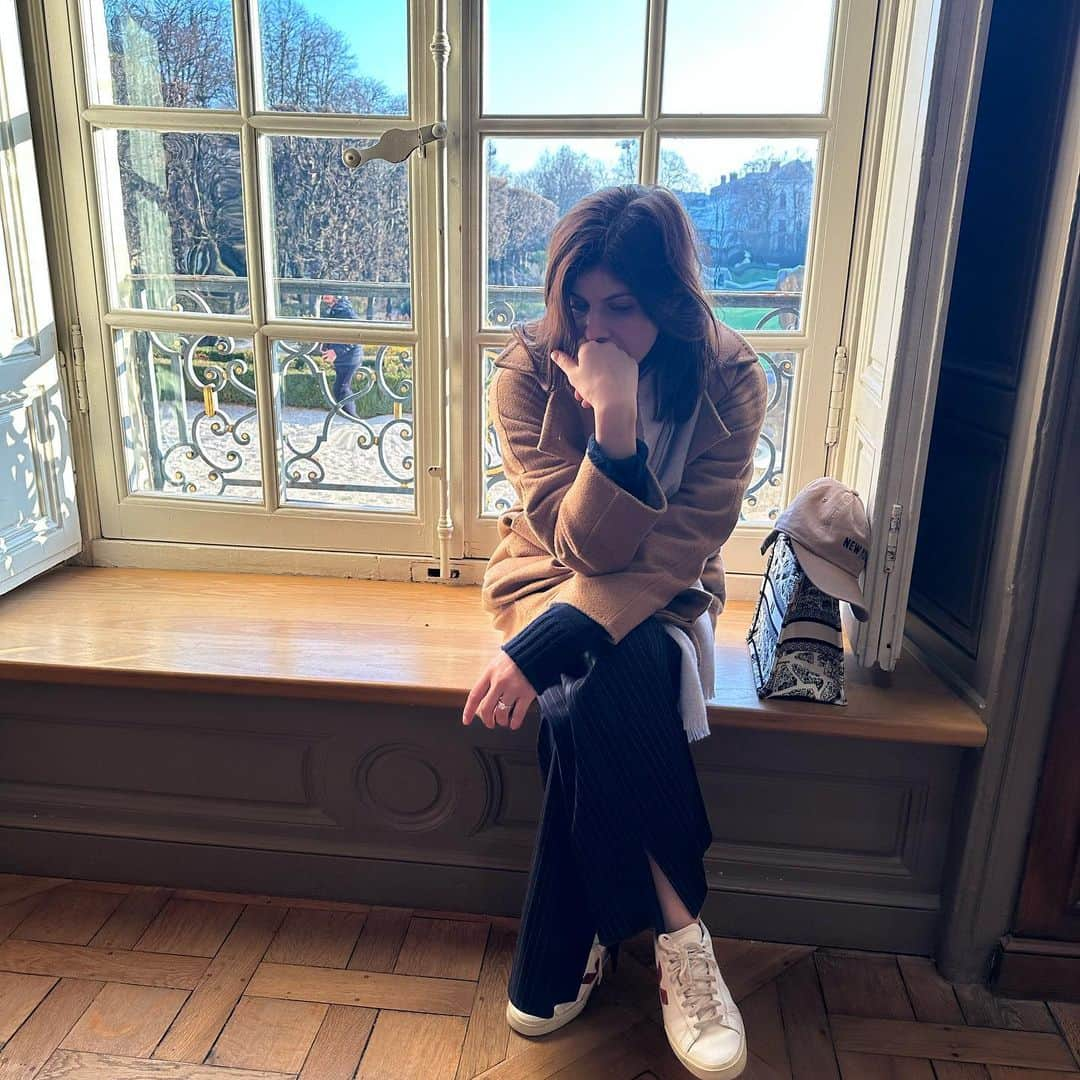 アレクサンドラ・ダダリオさんのインスタグラム写真 - (アレクサンドラ・ダダリオInstagram)「Rodin, Allie, Eiffel Tower. Jet lag not shown」3月5日 0時47分 - alexandradaddario