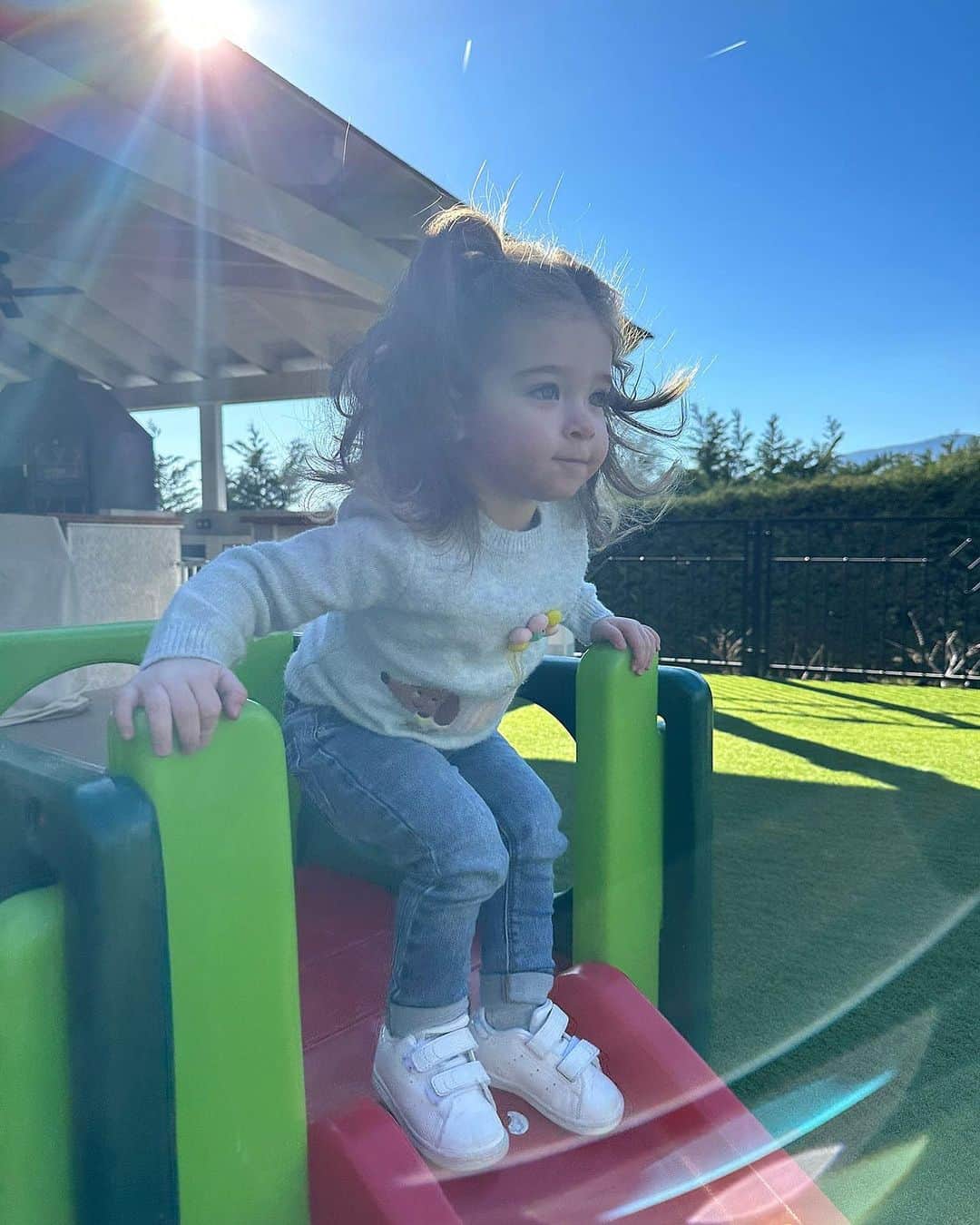 のインスタグラム：「Happy Birthday my little princess 🎂  We love you so much ❤️ #2yearsold」