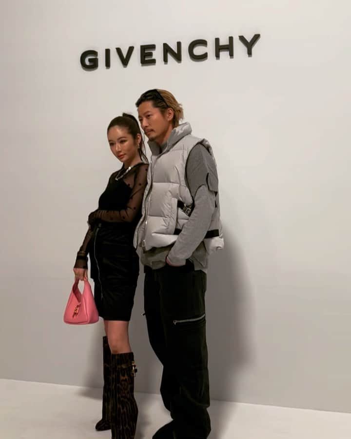 のインスタグラム：「#parisfashionweek  #paris 🇫🇷 #givenchy  @givenchy めちゃめちゃカッコいい👍」